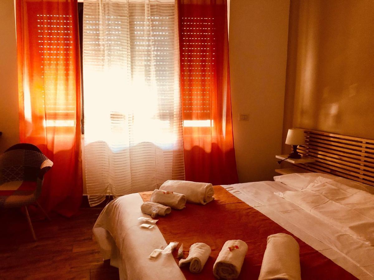 Napoli Central Station Deluxe Bed and Breakfast Esterno foto