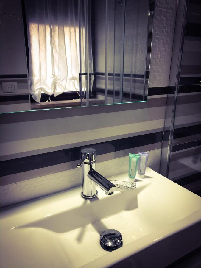 Napoli Central Station Deluxe Bed and Breakfast Esterno foto